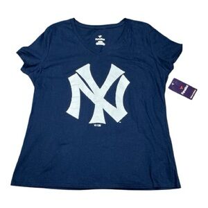 Fanatics - NWT - New York Yankees Deep Blue V-Neck Tee